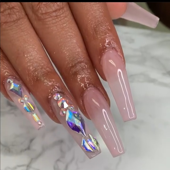 Meet your Posher, Chanel - Picture 1 of 1